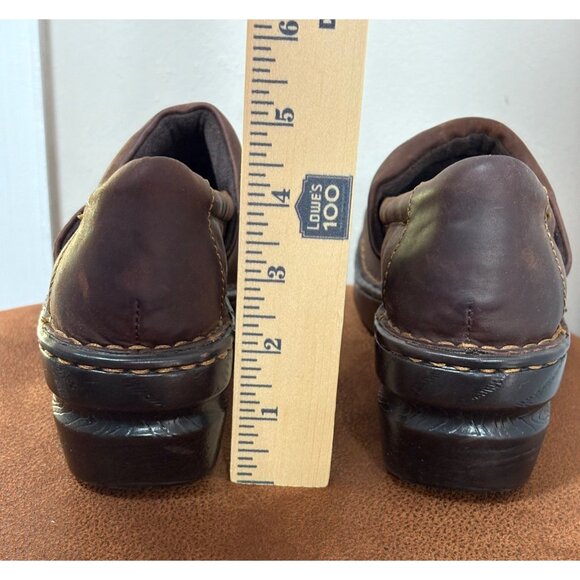 BORN WOMENS BROWN LEATHER SLIP ON CLOGS MULES WEDGE SIZE US 8 EU 39 - Picture 7 of 9